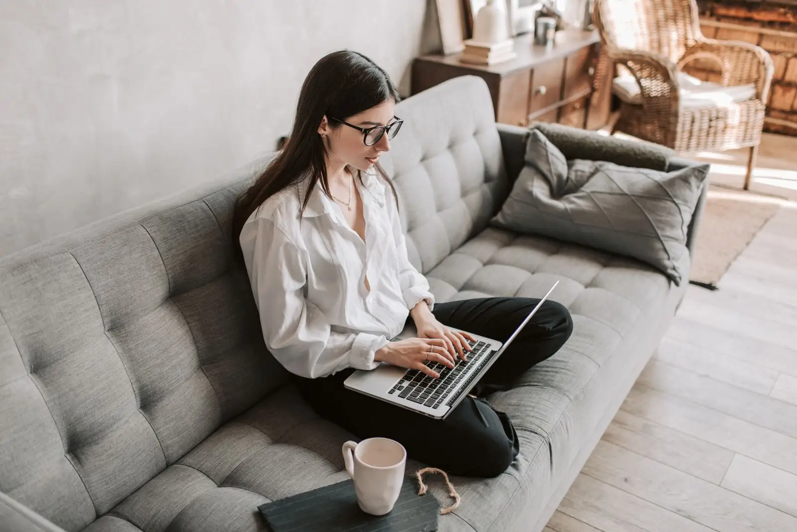 Konsultasi asuransi secara online bersama agen
